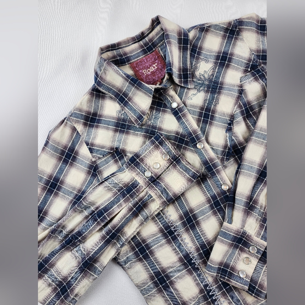 Roar Womens Medium Blue Plaid Long Sleeve  Embroidered Pearl Snap Western Shirt